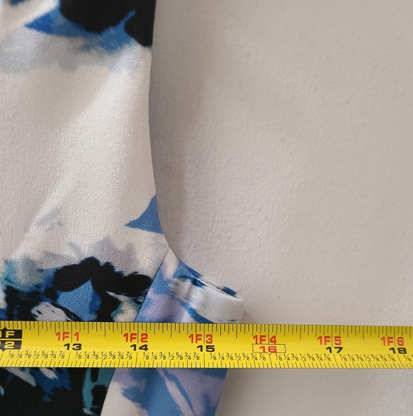 Karl Lagerfeld Blue & White Floral Print Ruffle Hem Sleeveless Sheath Sz 2 - Picture 11 of 13